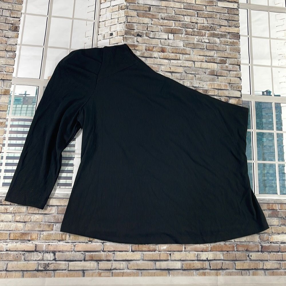 NWT Women’s Who What Wear Black One Sleeve Ribbed Classy Shirt (1X) GD23
